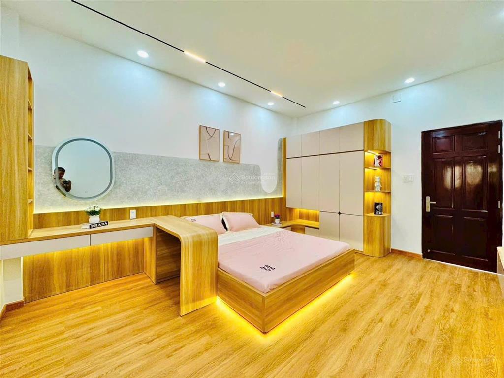 Cách hồ con rùa chỉ 5p di chuyển  bán nhà võ văn tần, phường 5, quận 3  giá 4.88tỷ/75m2 (5x15m)