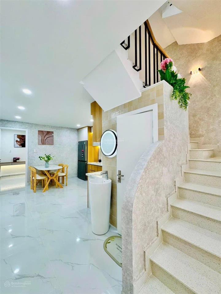 Cách hồ con rùa chỉ 5p di chuyển  bán nhà võ văn tần, phường 5, quận 3  giá 4.88tỷ/75m2 (5x15m)