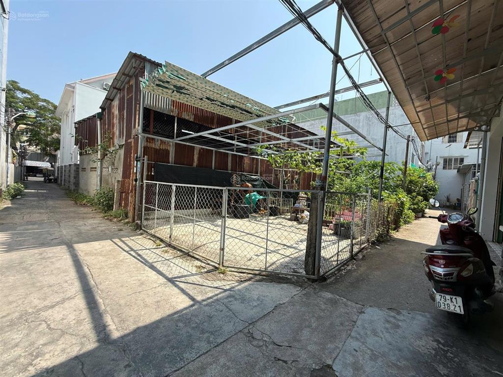 Chủ gửi lô góc 2 mặt tiền "hiếm có"  sát biển hòn chồng  giá đầu tư tốt,  0967 934 ***