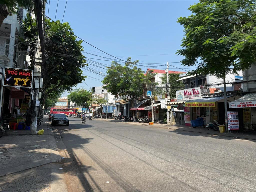 Chủ gửi lô góc 2 mặt tiền "hiếm có"  sát biển hòn chồng  giá đầu tư tốt,  0967 934 ***