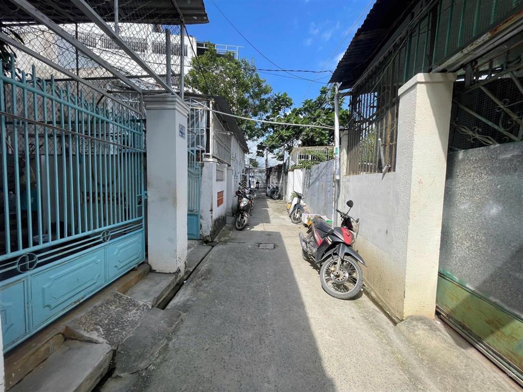 Bán nhà gần chợ vĩnh hải, cách biển 5 phút, gần biển  ô tô vào tận nhà  4 tỷ 280  0967 934 ***