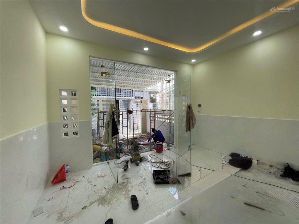 Bán nhà gần chợ vĩnh hải, cách biển 5 phút, gần biển  ô tô vào tận nhà  4 tỷ 280  0967 934 ***