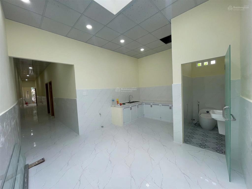 Bán nhà gần chợ vĩnh hải, cách biển 5 phút, gần biển  ô tô vào tận nhà  4 tỷ 280  0967 934 ***