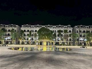 Shophouse xẻ khe. kinh doanh đỉnh.mặt đường 24m từ ql32, đối diện 5 toà chung cư nox. giá 14,x tỷ.