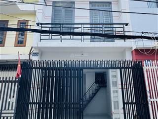 Nhà lê văn quới  ngay chợ  2 mặt tiền trước sau  hẻm nhựa 7m thông  2 tầng  4x14m  chỉ 6.25t