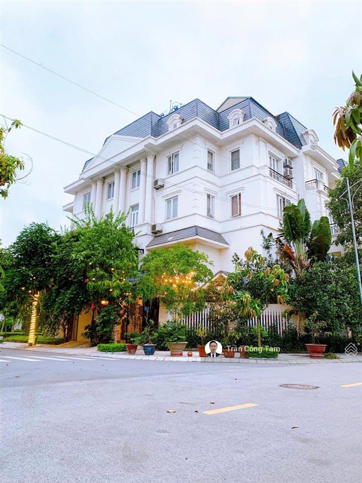 Bán biệt thự góc 304m2, 150 triệu / m2 tại khu đô thị mới lideco  bắc quốc lộ 32, hoài đức