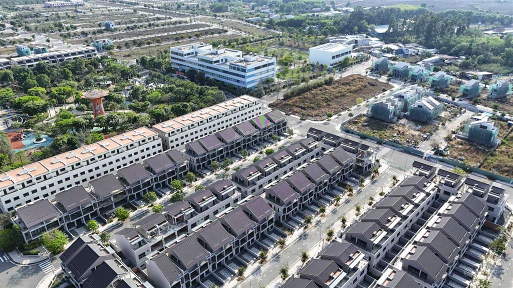 Bán dự án gem sky world diện tích 100m2, 19 triệu/m2