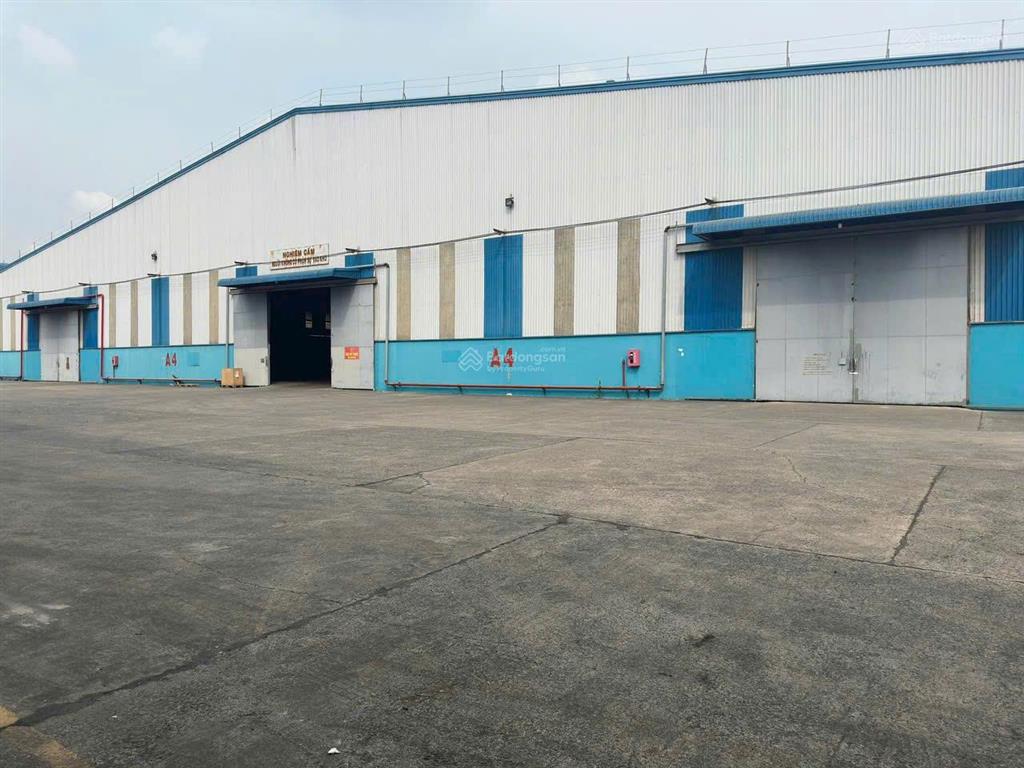 Cho thuê 11.000m2 kho xưởng đường 827 tiền giang