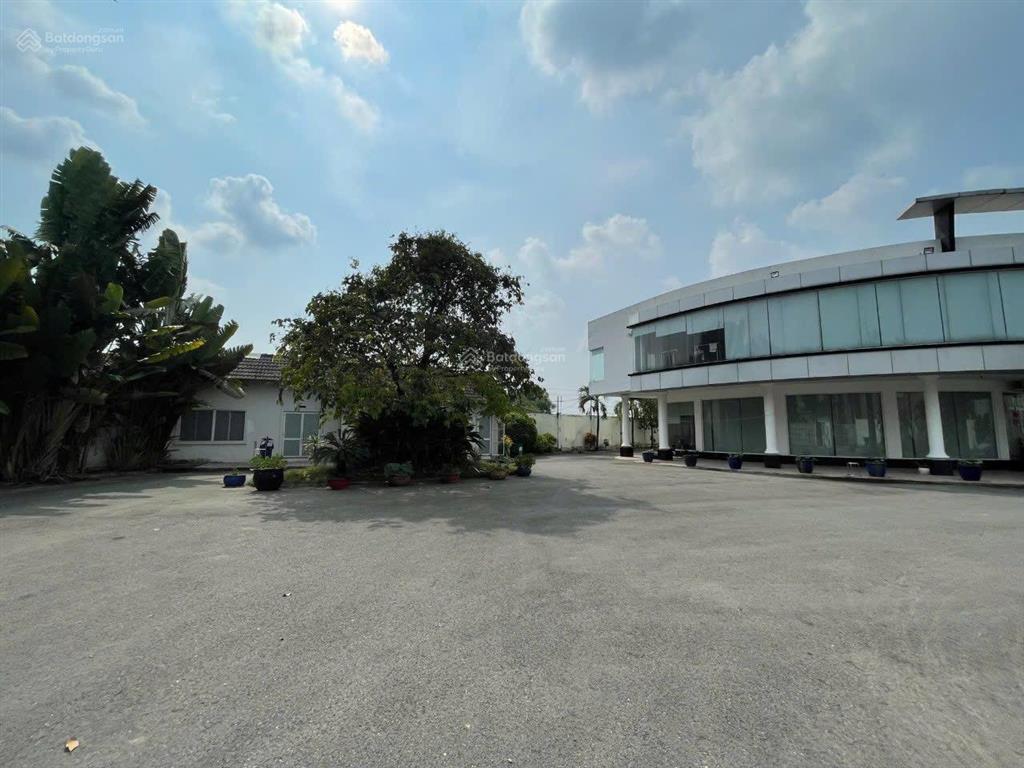 Bán 10.000m kho xưởng mặt tiền hồ văn tắng