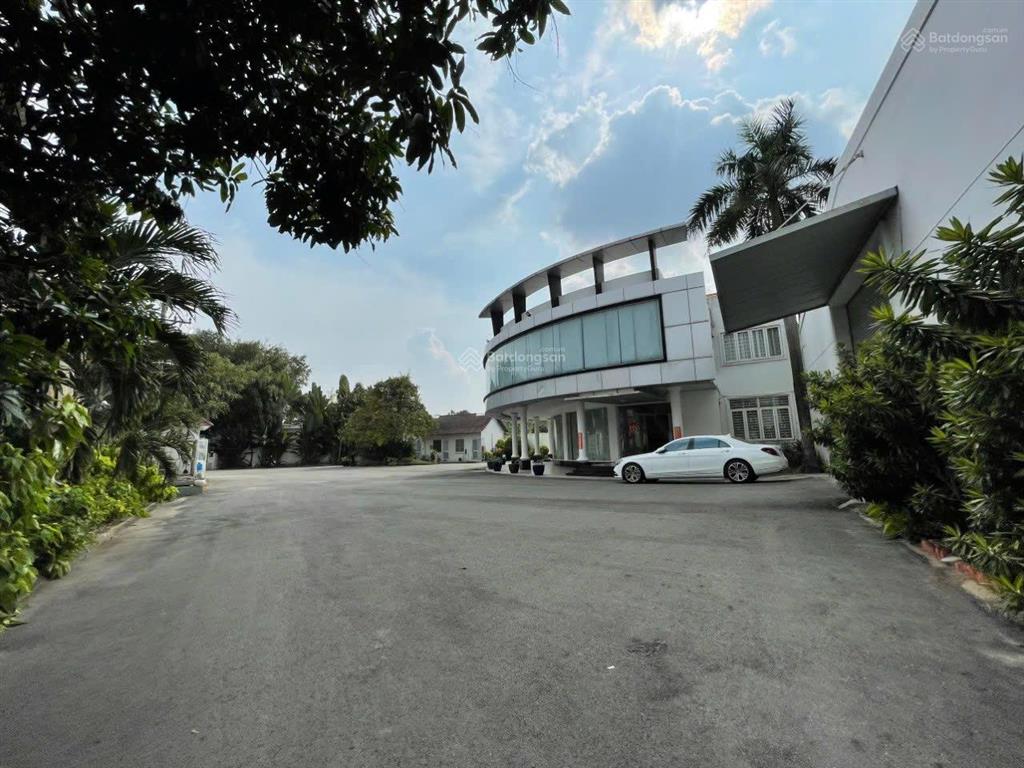 Bán 10.000m kho xưởng mặt tiền hồ văn tắng