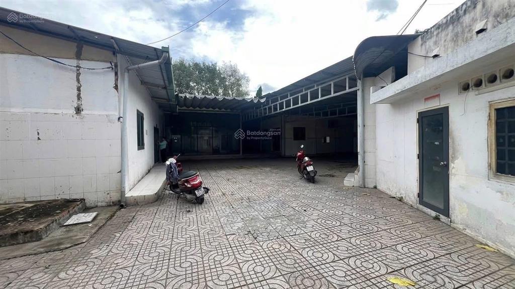 Cho thuê 400m kho xưởng cộng hòa tân bình