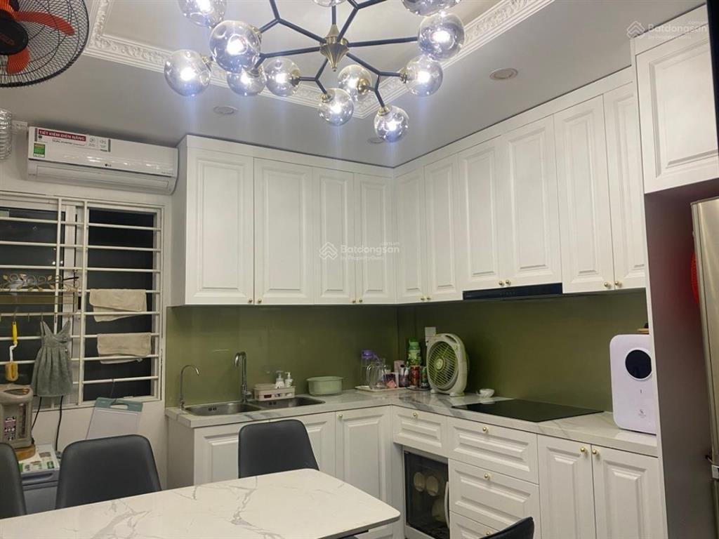 Hiếm! nhà đội nhân  6 tầng thang máy  gara ô tô  15.5 tỷ