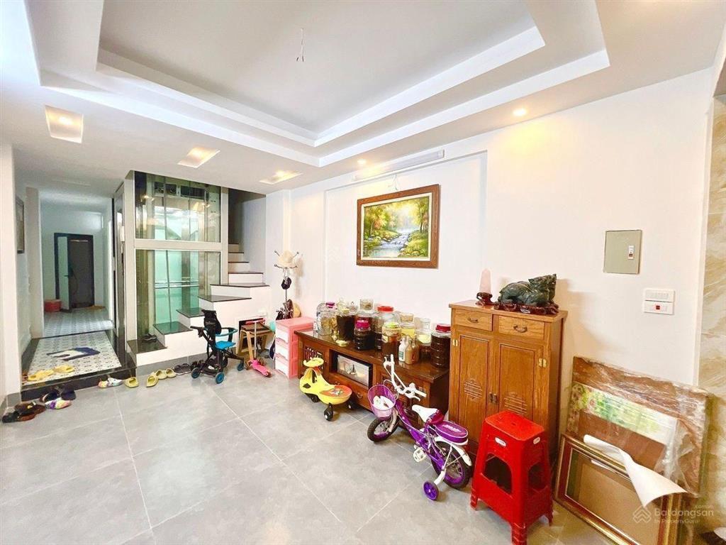 Hiếm! nhà đội nhân  6 tầng thang máy  gara ô tô  15.5 tỷ