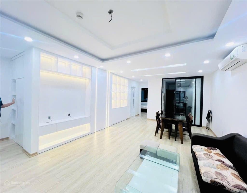 Bán căn hộ diamond flower 116m2 tầng cao 3pn 2wc không gian rộng tiện ích đầy đủ