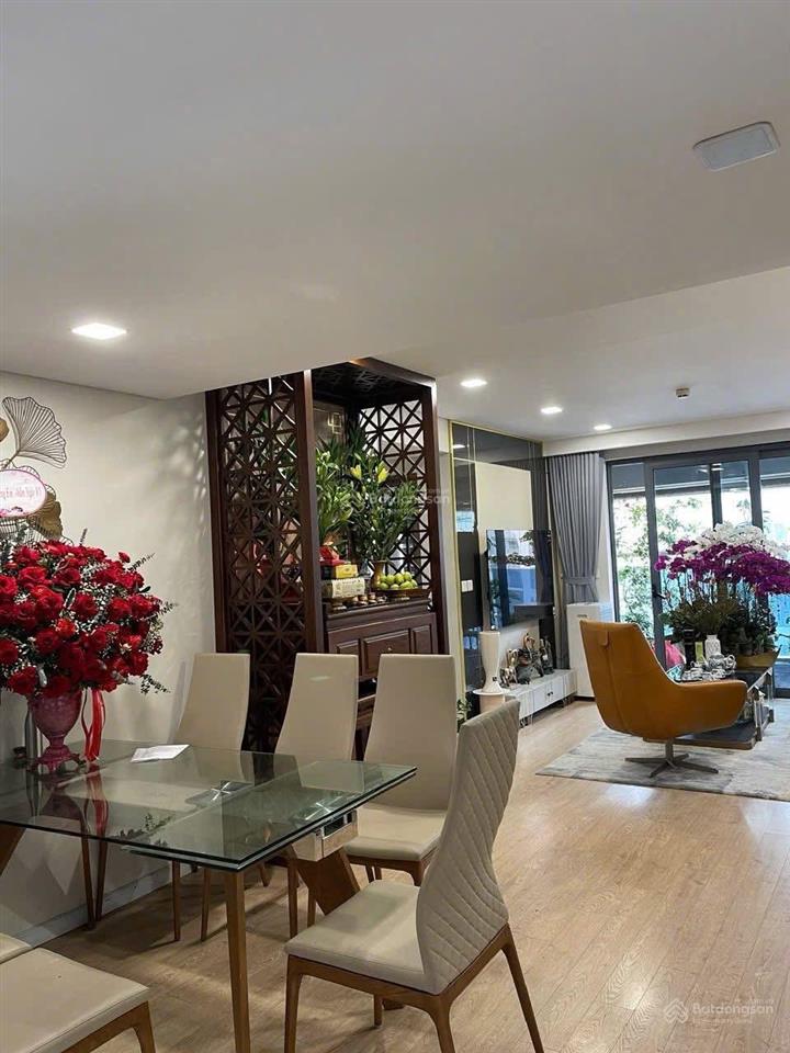 Bán căn hộ rivera park 92m2 tầng cao 3pn có slot ô tô không gian thoáng