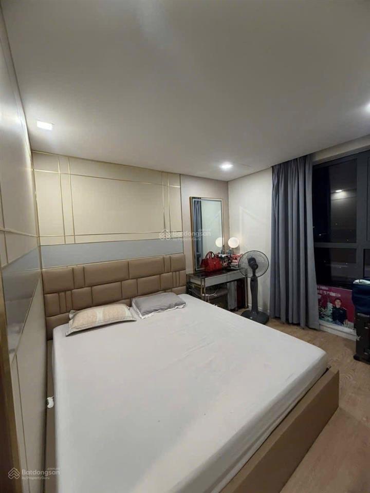 Bán căn hộ rivera park 92m2 tầng cao 3pn có slot ô tô không gian thoáng