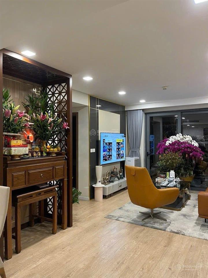 Bán căn hộ rivera park 92m2 tầng cao 3pn có slot ô tô không gian thoáng