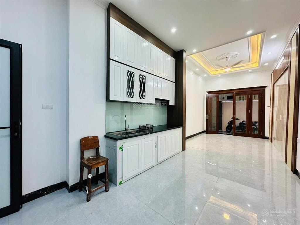 Bán nhà hào nam 40m2 4 tầng + tum thang máy gần ga cát linh nhà mới đẹp