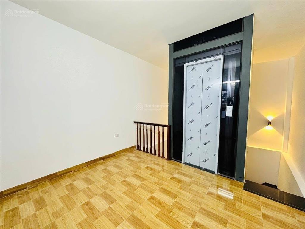 Bán nhà hào nam 40m2 4 tầng + tum thang máy gần ga cát linh nhà mới đẹp