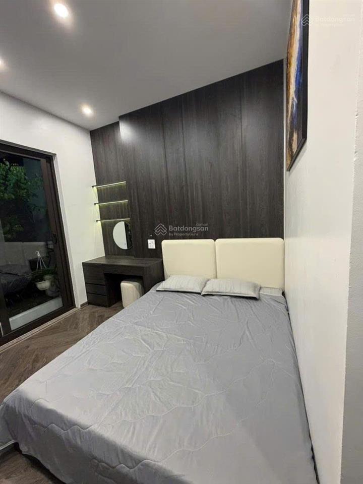 Bán nhà khâm thiên đống đa 55m2 5 tầng thang máy full nội thất gần phố