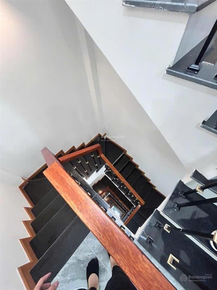 Bán nhà khâm thiên đống đa 55m2 6 tầng gần phố nội thất đẹp ngõ thông