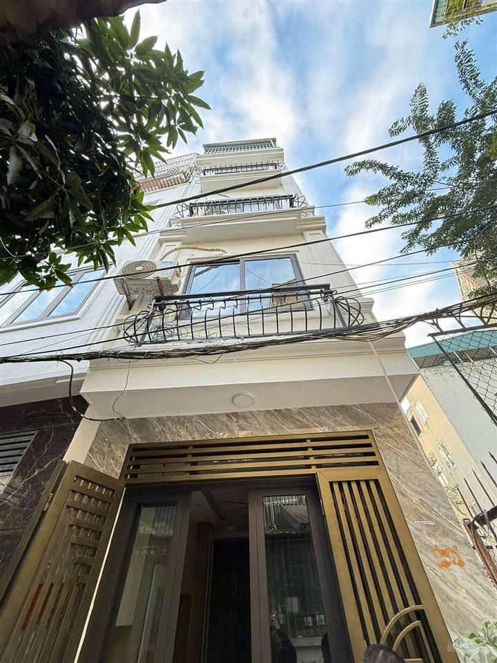 Hiếm! 8 tỷ  nhà đẹp dân xây phố quan nhân, nhân hòa, ngõ nông, ôtô đỗ gần, full nội thất.