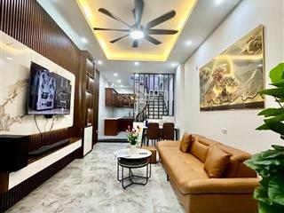 Hiếm! 8 tỷ  nhà đẹp dân xây phố quan nhân, nhân hòa, ngõ nông, ôtô đỗ gần, full nội thất.