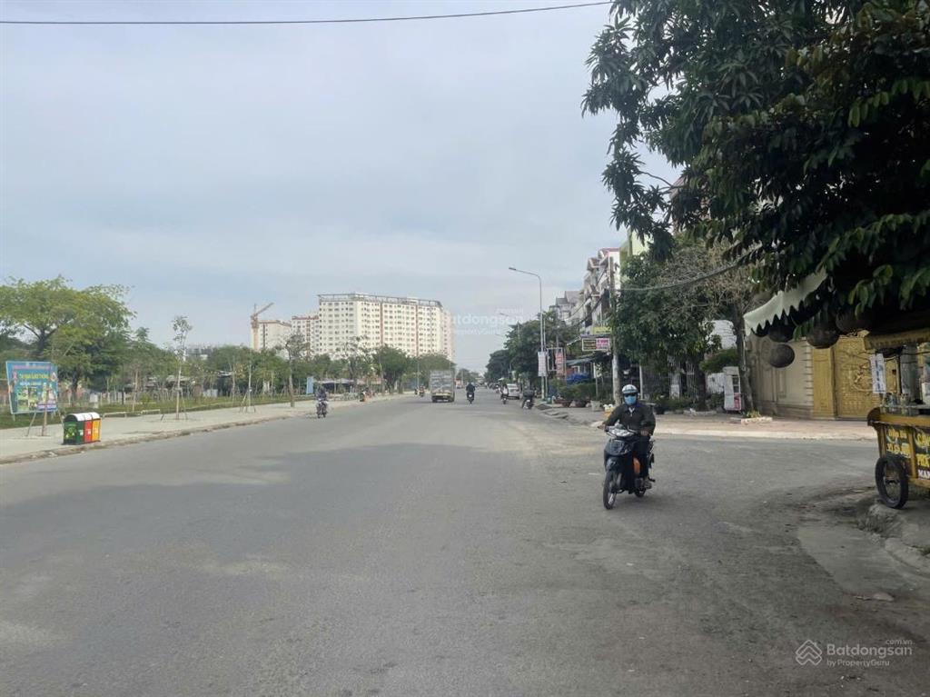 200m2 đất mặt tiền đường kdc nhỉnh 10ty giá tốt phù hợp làm tài chính