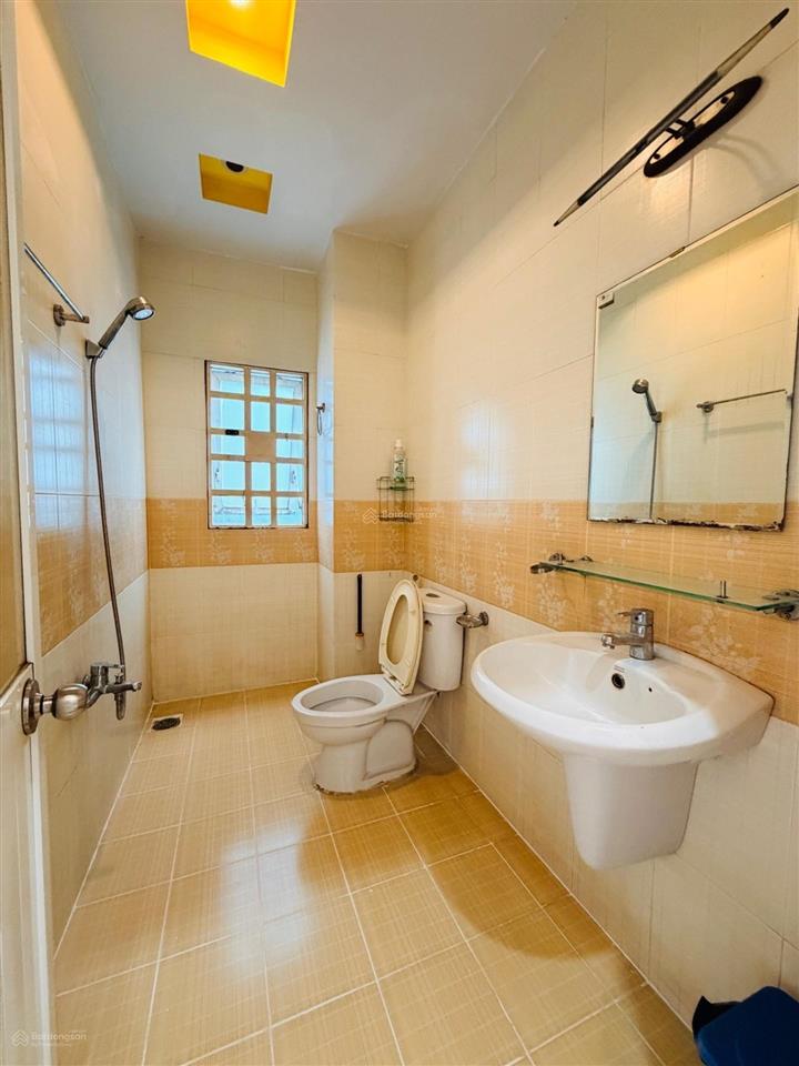 Nhà mặt tiền kế bình long 6x20 4 tầng không quy hoạch, có sân để oto trong nhà nhỉnh 7tỷ