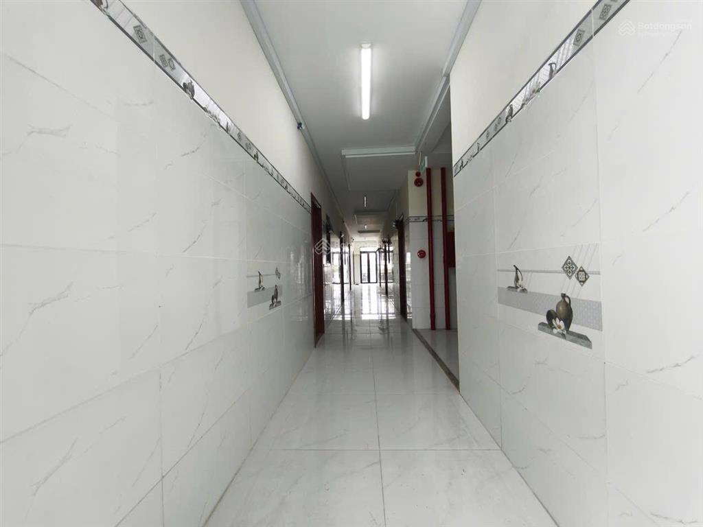 Chính chủ cho thuê phòng rộng 40m2 chỉ 4tr7 thang máy tại trường chinh, tân bình,