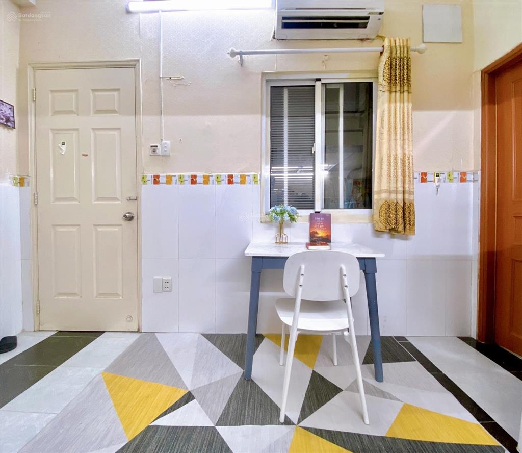 Duplex full nội thất cửa sổ siêu thoáng tại quận 1  giá 4tr