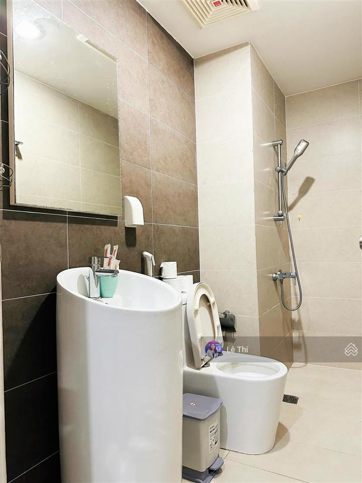 Bán căn officetel tại sunrise city north 35m2, giá 3 tỷ 2, view bắc.  0936 444 *** lê thi
