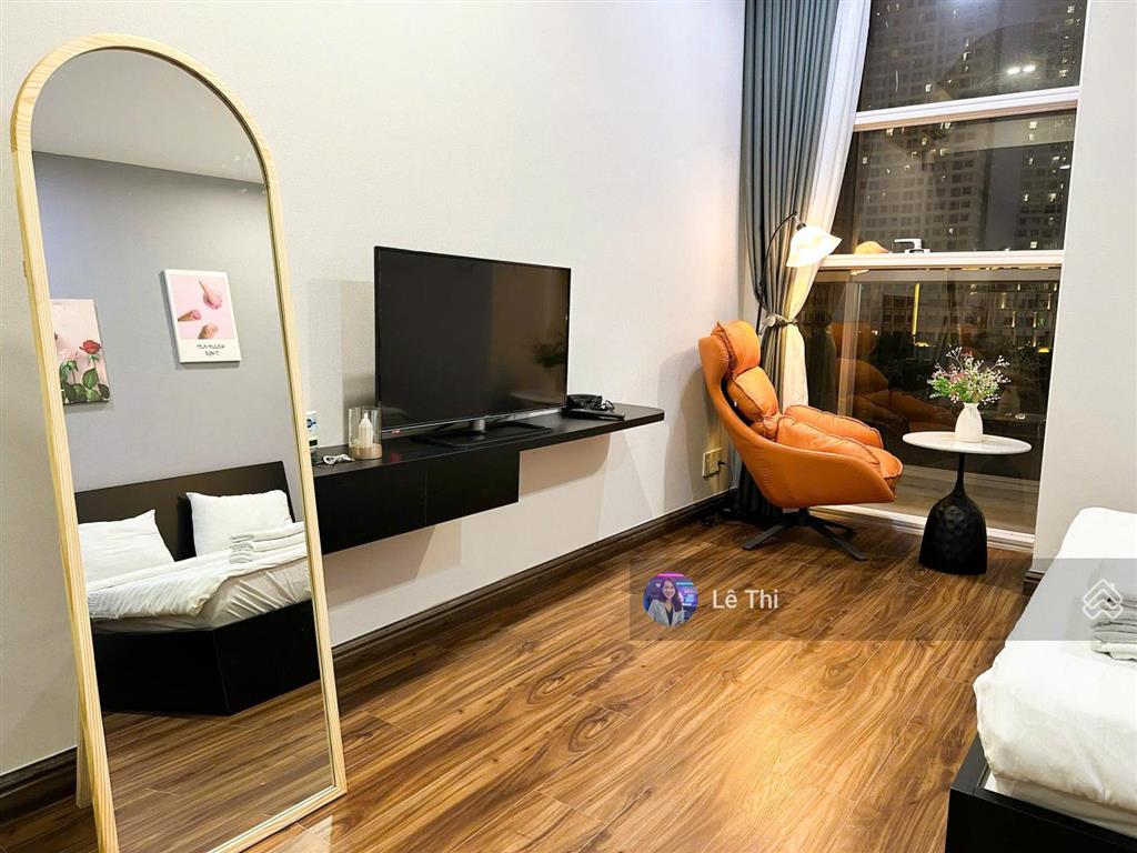 Bán căn officetel tại sunrise city north 35m2, giá 3 tỷ 2, view bắc.  0936 444 *** lê thi