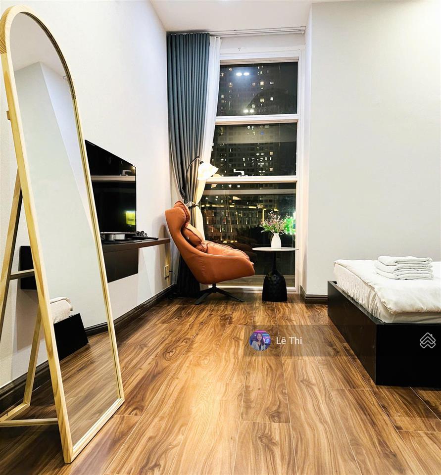Bán căn officetel tại sunrise city north 35m2, giá 3 tỷ 2, view bắc.  0936 444 *** lê thi