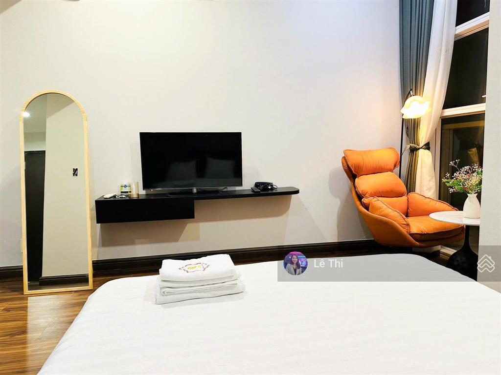 Bán căn officetel tại sunrise city north 35m2, giá 3 tỷ 2, view bắc.  0936 444 *** lê thi