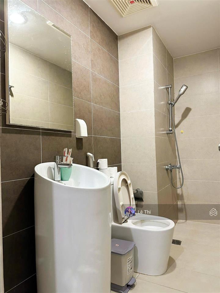Bán căn officetel tại sunrise city north 35m2, giá 3 tỷ 2, view bắc.  0936 444 *** lê thi