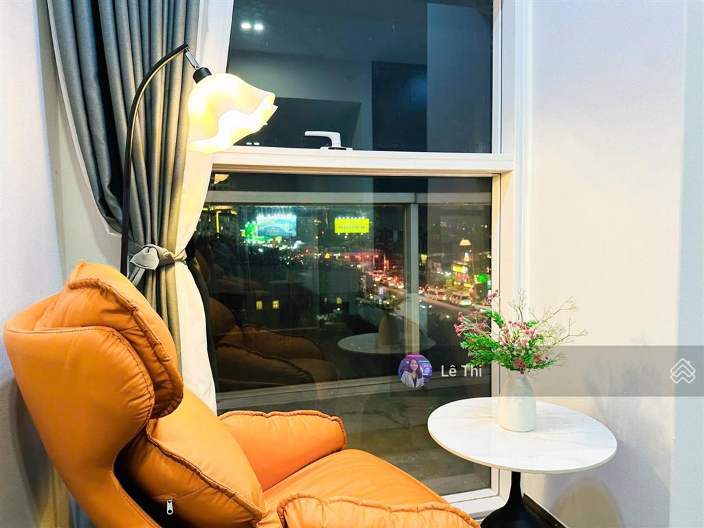 Bán căn officetel tại sunrise city north 35m2, giá 3 tỷ 2, view bắc.  0936 444 *** lê thi