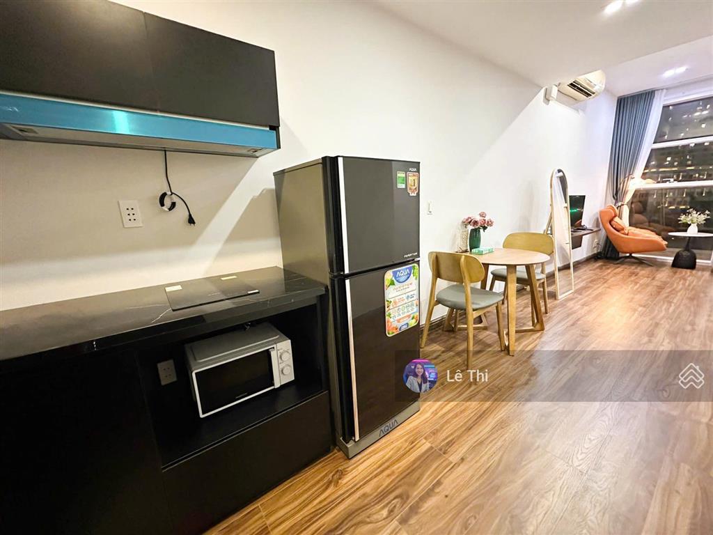 Bán căn officetel tại sunrise city north 35m2, giá 3 tỷ 2, view bắc.  0936 444 *** lê thi