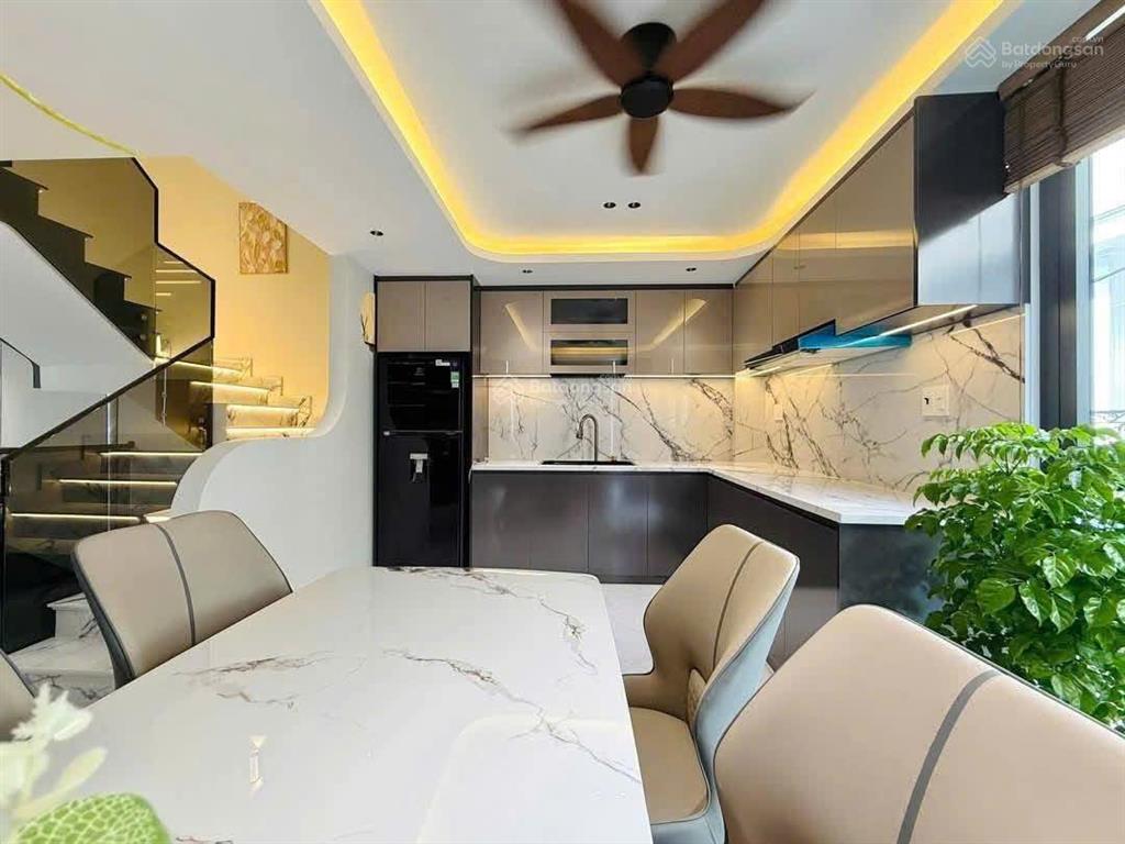 Nhà đẹp lê quang sung, 5 x 12, 1 lửng 3 lầu btct, 4 pn 4 wc, thiết kế hiện đại, gần ngay chợ cây gõ