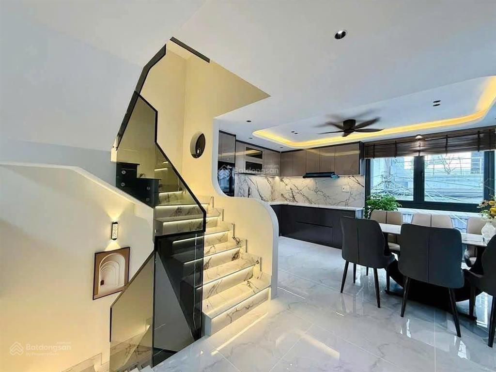 Nhà đẹp lê quang sung, 5 x 12, 1 lửng 3 lầu btct, 4 pn 4 wc, thiết kế hiện đại, gần ngay chợ cây gõ