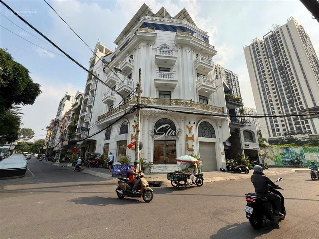 Bán tòa nhà góc 2 mặt tiền cách mạng tháng 8, phường 12, quận 10  11 x 13m  giá 70 tỷ
