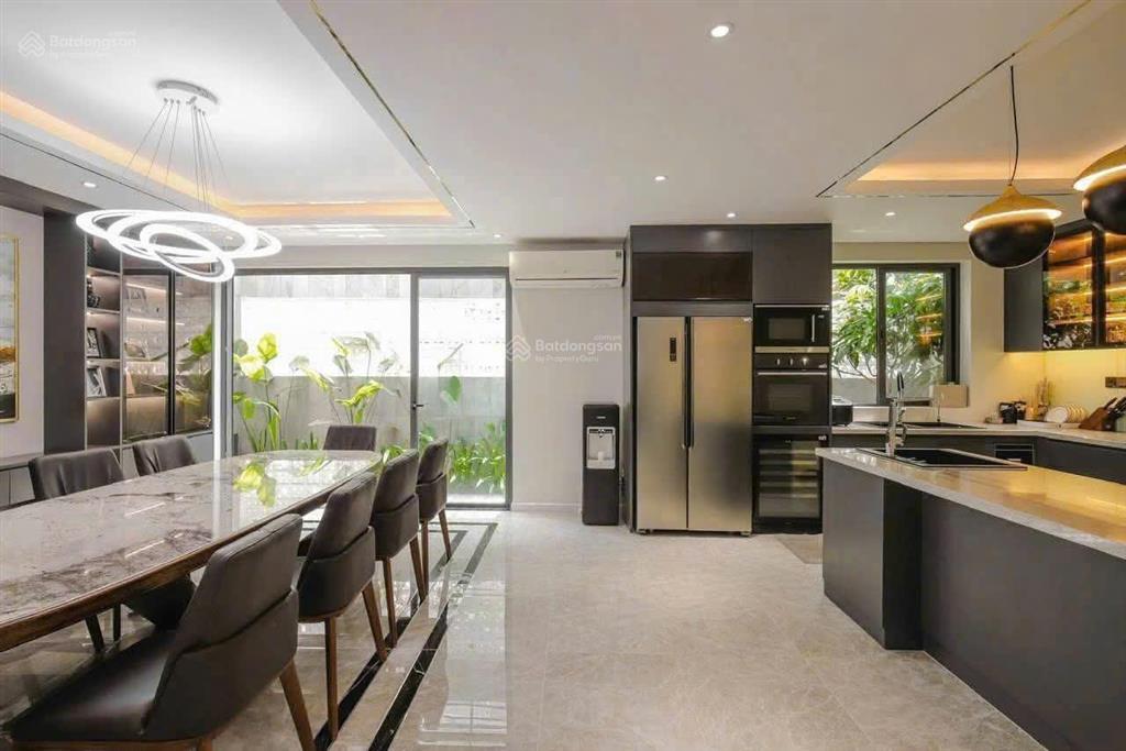 Bán tòa nhà vị trí đẹp mặt tiền hoa cau, phường 7, phú nhuận, khu làng hoa  8.2x18.6m  chỉ 69 tỷ