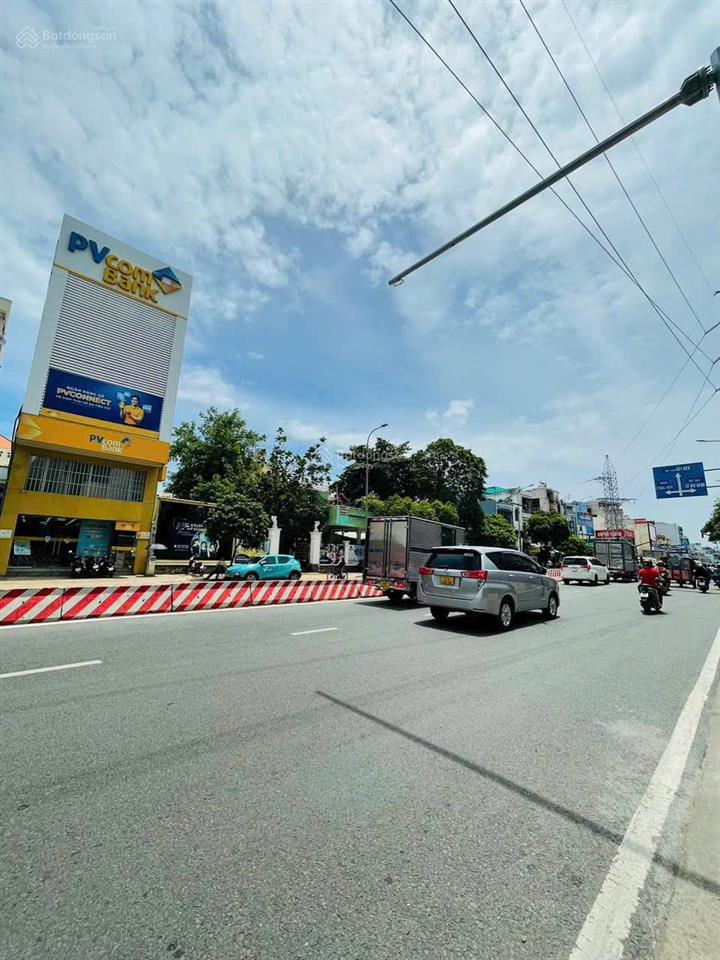 Cần bán nhà vị trí cực đẹp góc 3mt lạc long quân, âu cơ, quận 11 cũ, dt 4x13m, 4 tầng, giá 15 tỷ