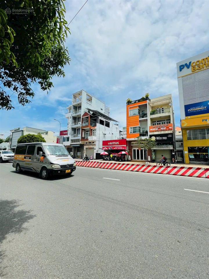 Cần bán nhà vị trí cực đẹp góc 3mt lạc long quân, âu cơ, quận 11 cũ, dt 4x13m, 4 tầng, giá 15 tỷ