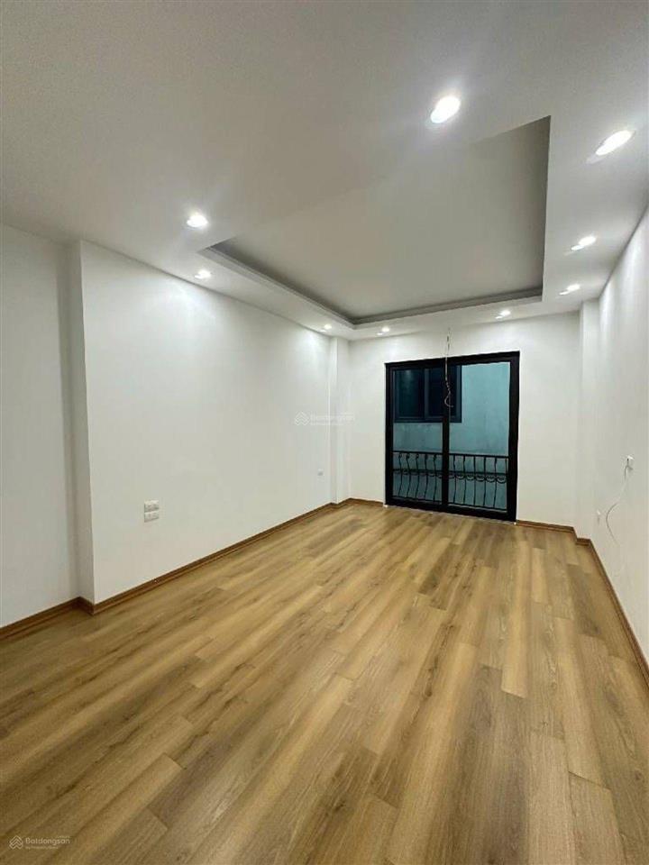 Giá chỉ 7 tỷ dân xây khu tây mỗ  39mét  thang máy chạy vù vù nhà 5 tầng, dân xây tâm huyết,