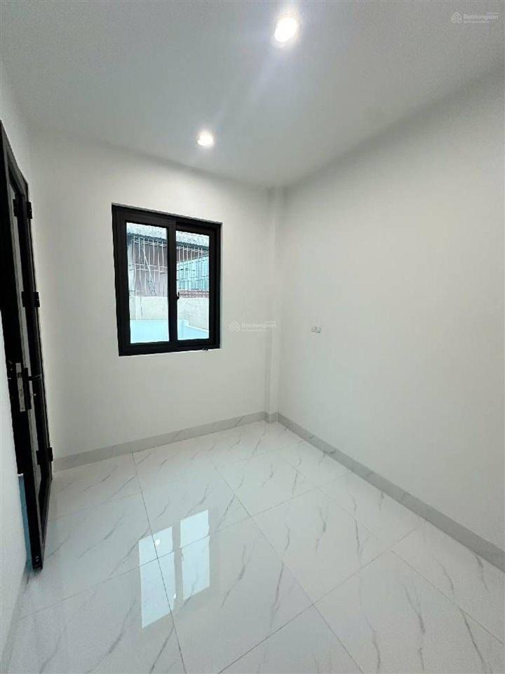 Giá chỉ 7 tỷ dân xây khu tây mỗ  39mét  thang máy chạy vù vù nhà 5 tầng, dân xây tâm huyết,