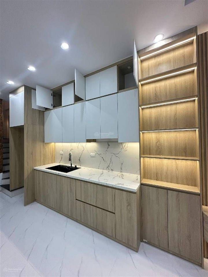 Giá chỉ 7 tỷ dân xây khu tây mỗ  39mét  thang máy chạy vù vù nhà 5 tầng, dân xây tâm huyết,