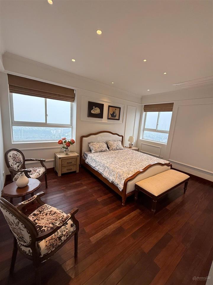 Cho thuê căn hộ brg  the diamond residence  25 lê văn lương, 150m, 3pn rộng full đồ đẹp, giá 35tr