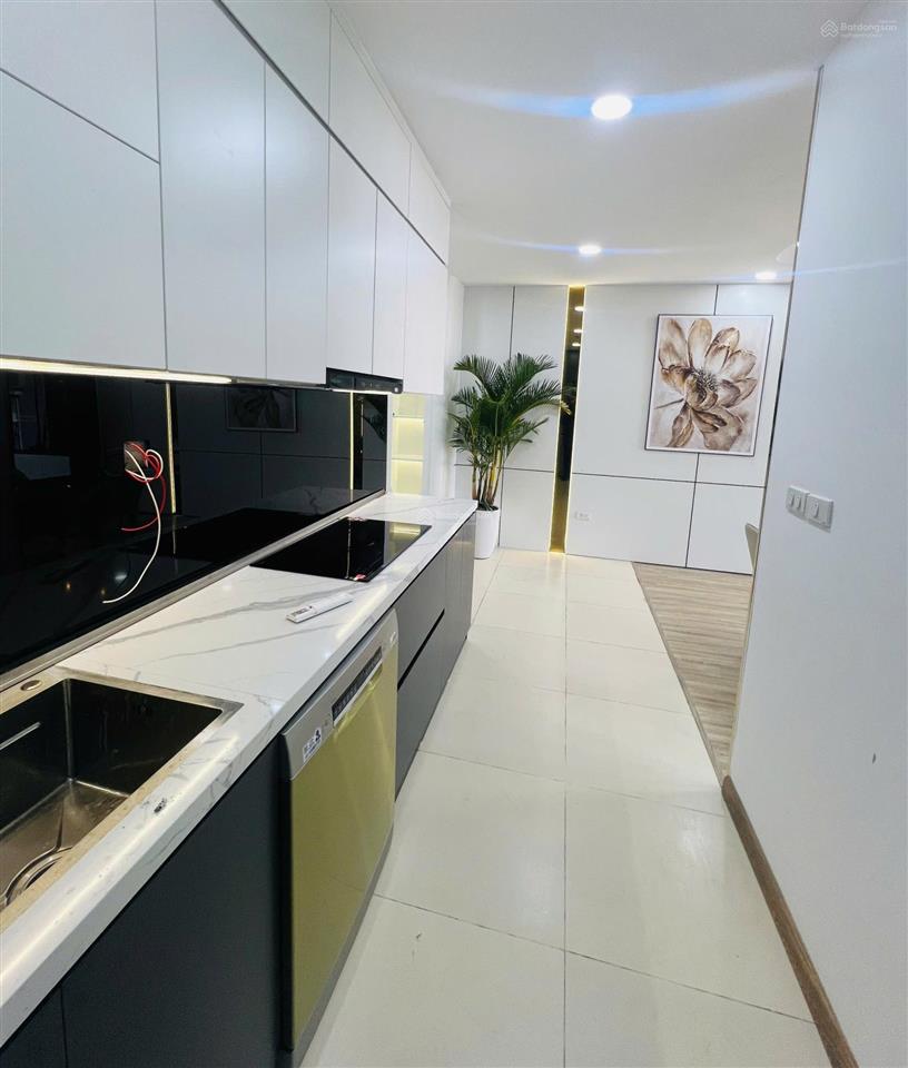 Cho thuê căn hộ 82m² 2n2vs ở golden field cần cho thuê giá 12 triệu có slot ô tô  0906 241 ***