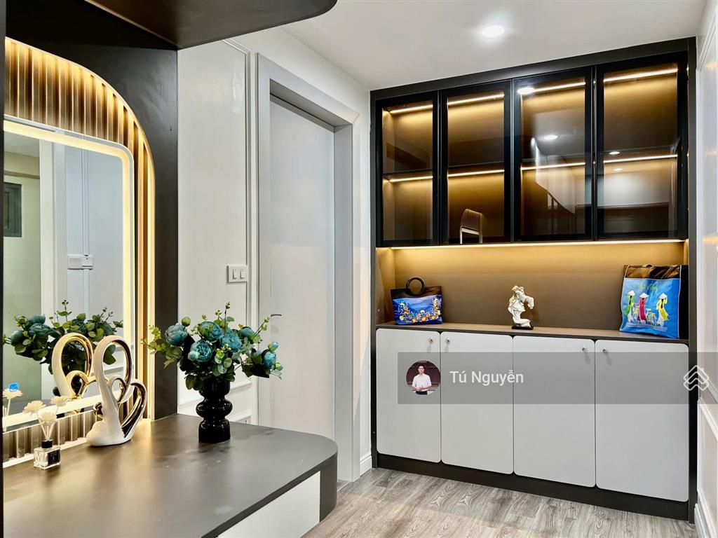 Chính chủ bán căn 2 phòng ngủ, 68m2 bea sky nguyễn xiển. giá 5.5 tỷ